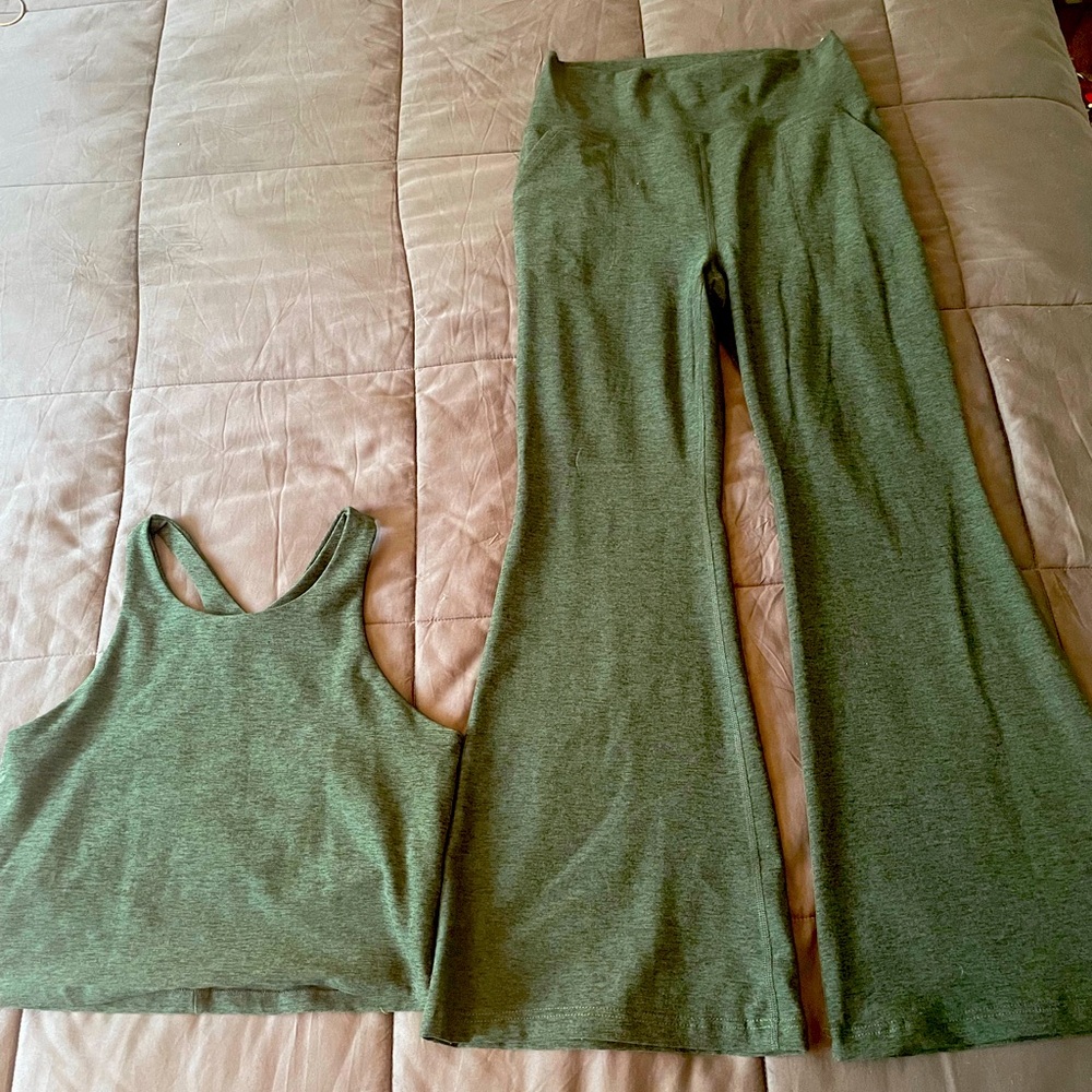 Beyond Yoga Matching Set in Emerald Green
